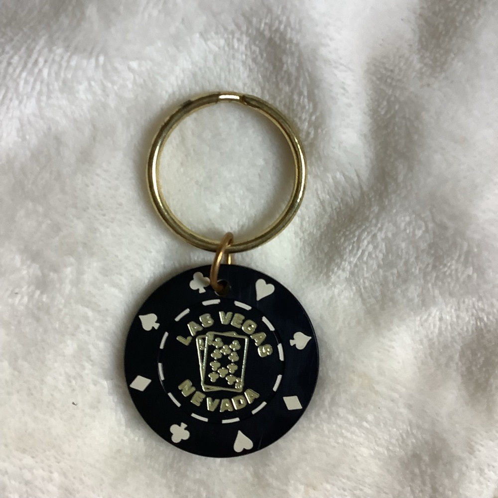 NWOT Las Vegas Poker Chip Key Ring